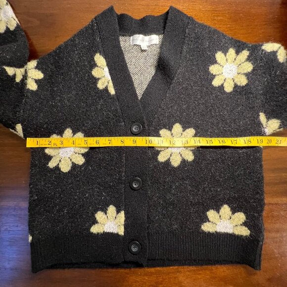 Flower Cardigan Whimsigoth Oversized Chunky Granola Boho Hippie Fuzzy Size XS - Picture 3 of 8